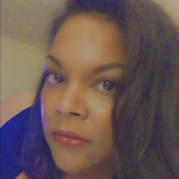 Meet your Posher, Monica - Picture 3 of 4